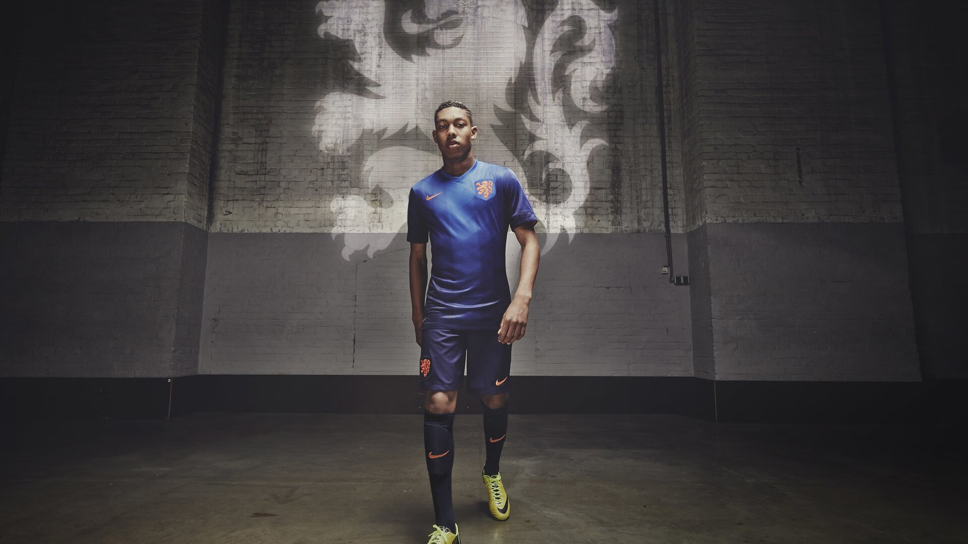 墨西哥队门将费尔南德斯在巴黎奥运会上展现出高水平的扑救能力