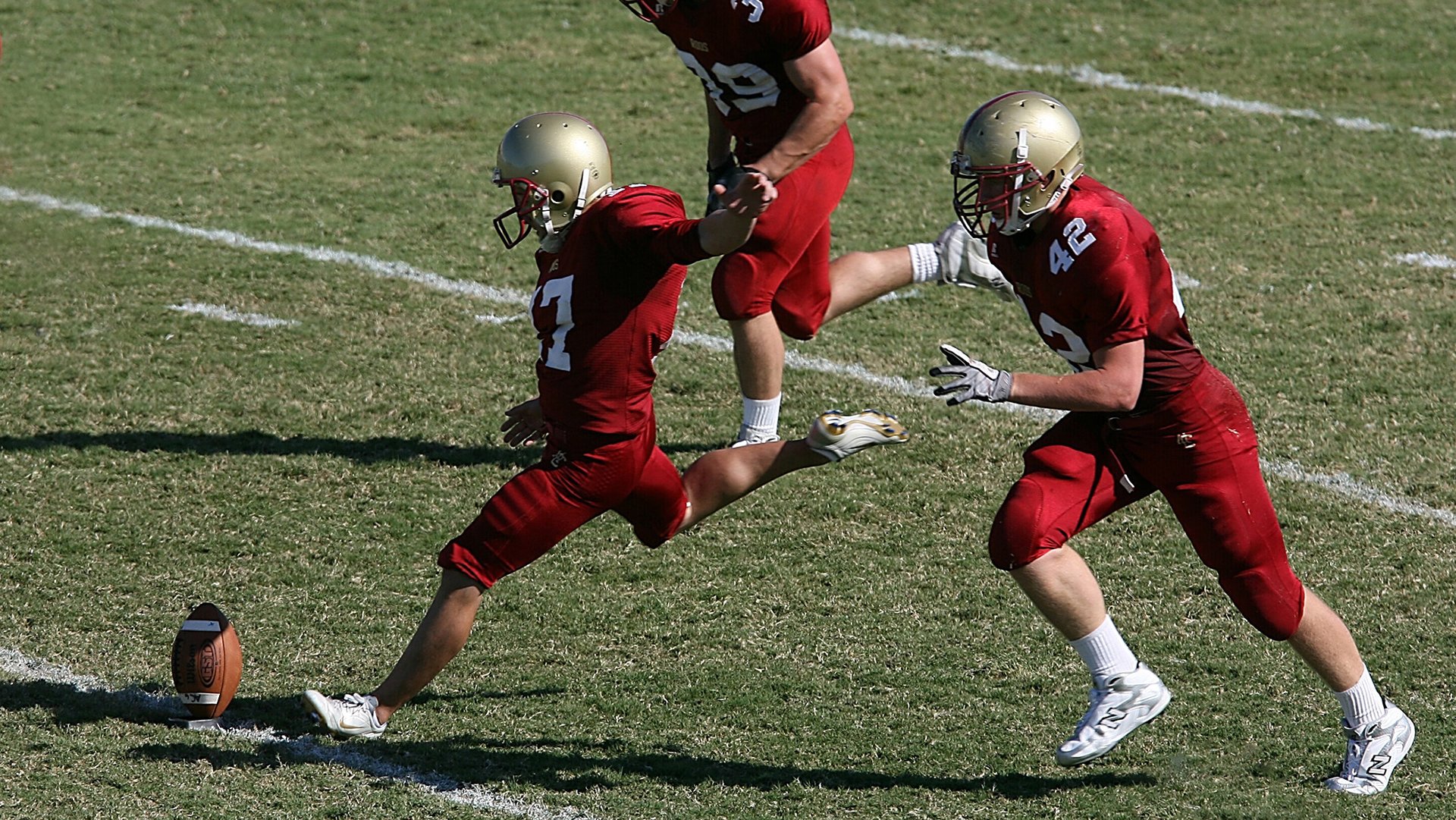 法甲精彩纷呈,比分2-1,比赛中精彩远射,控球时间55%,传球成功率82%